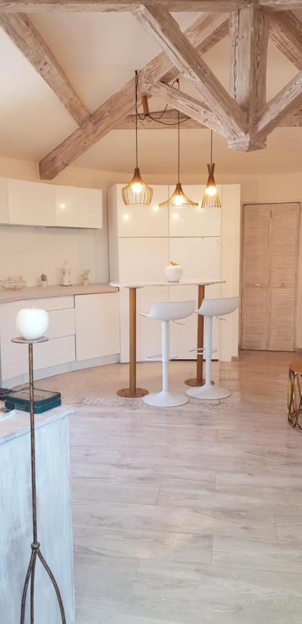 Studio Villa Chateau Currault มูแฌ็ง ภายนอก รูปภาพ