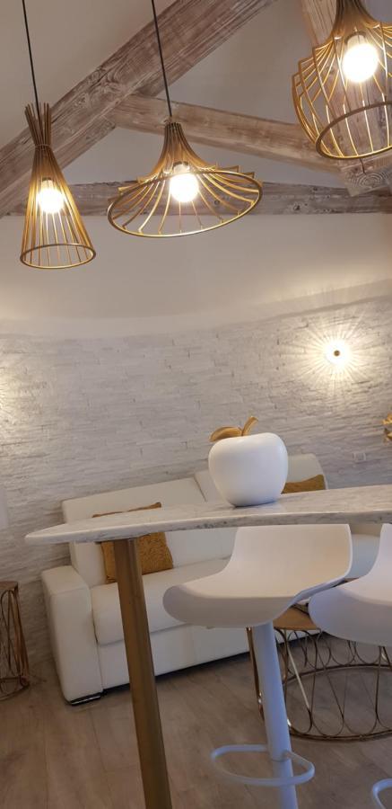 Studio Villa Chateau Currault มูแฌ็ง ภายนอก รูปภาพ