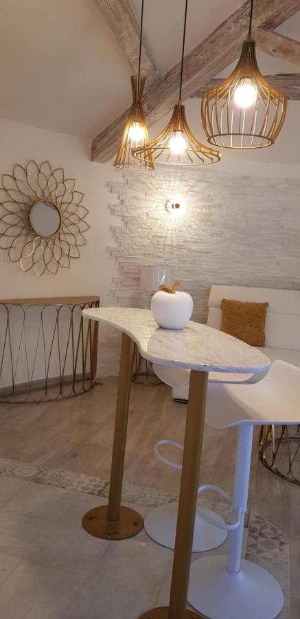 Studio Villa Chateau Currault มูแฌ็ง ภายนอก รูปภาพ