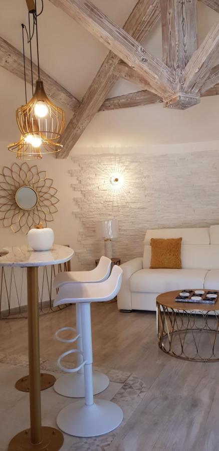 Studio Villa Chateau Currault มูแฌ็ง ภายนอก รูปภาพ