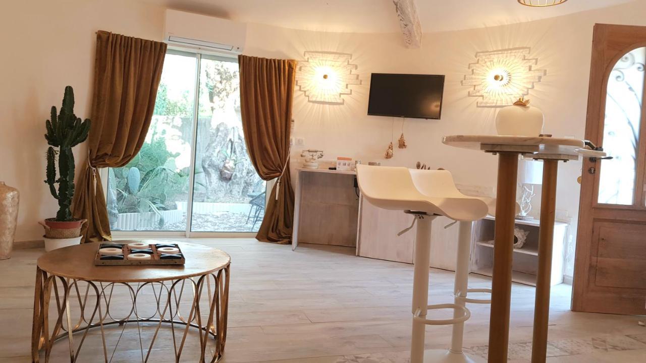 Studio Villa Chateau Currault มูแฌ็ง ภายนอก รูปภาพ
